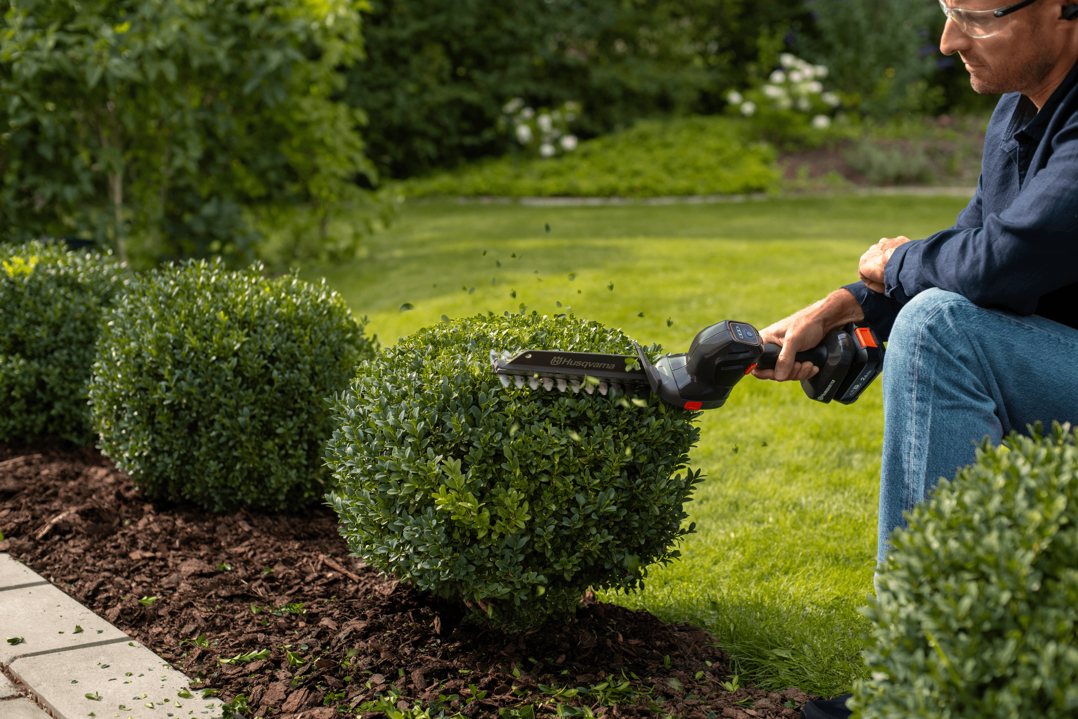 Aspire™ Shrub Shear 18V + Pole without battery and charger image 0